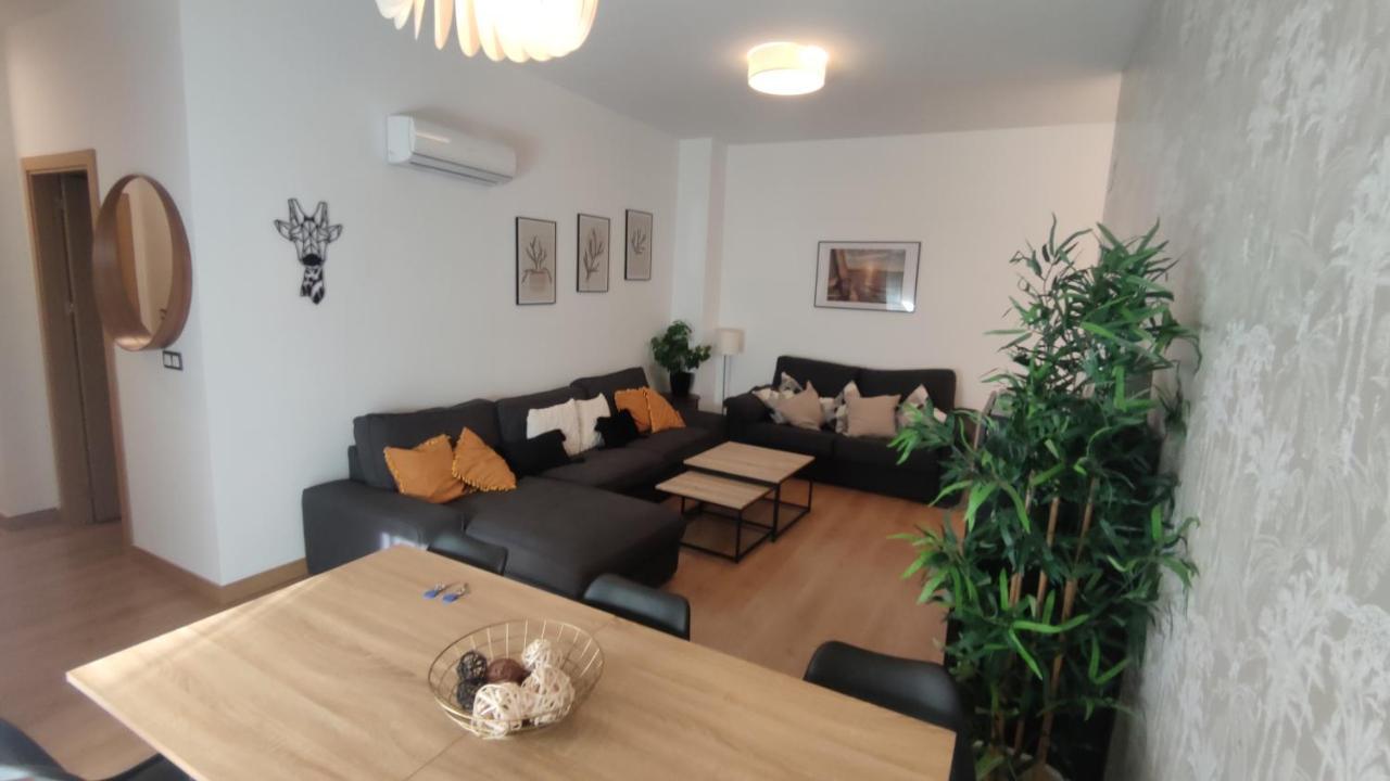 Unique Apartment In Malaga City Center With Pool Eksteriør billede